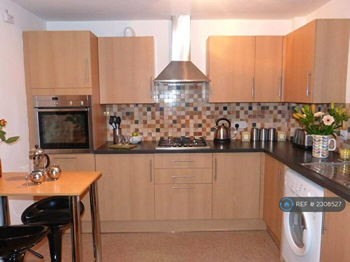 2 Bedroom Flat To Rent In Bonnymuir Court, Aberdeen, AB15