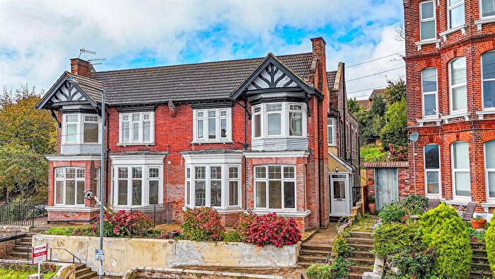 5 Bedroom Semi-Detached House For Sale In Linton Road, Hastings, TN34