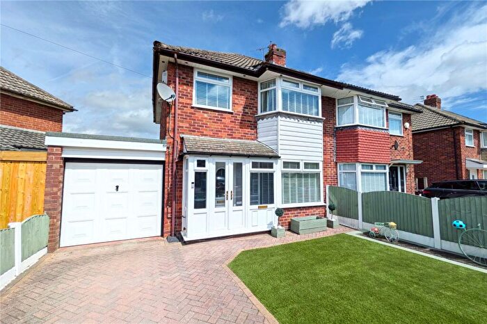 3 Bedroom Semi-Detached House For Sale In Palmerston Road, Denton, Tameside, M34