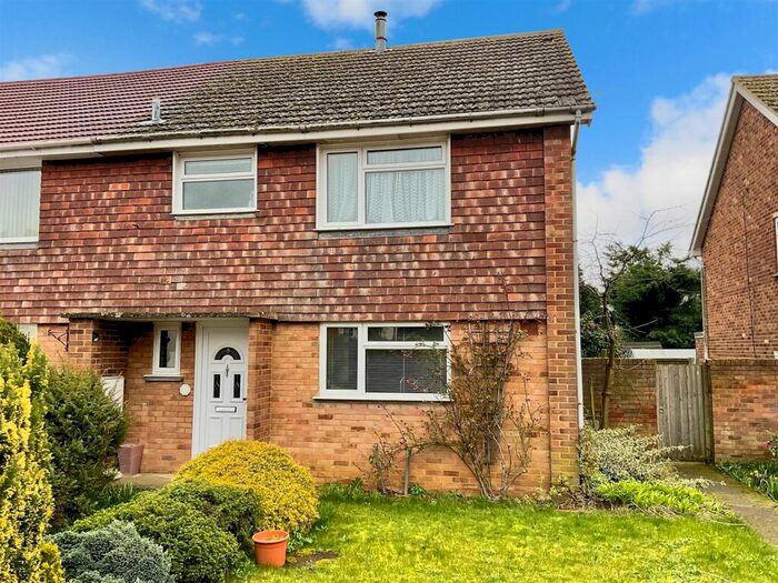 3 Bedroom End Of Terrace House For Sale In The Charltons, Boughton-Under-Blean, Faversham, Kent, ME13