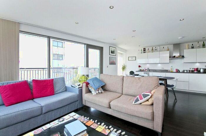 2 Bedroom Flat To Rent In Camden Road, Camden, NW1