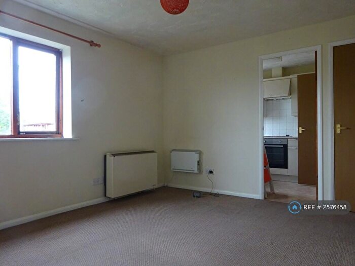 1 Bedroom Flat To Rent In Gillett Close, Nuneaton, CV11