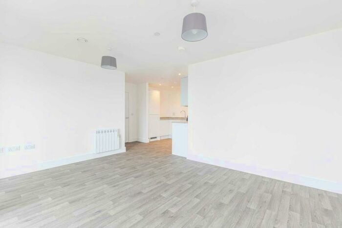2 Bedroom Apartment To Rent In Asgard House - Perrymount Apartments, RH16
