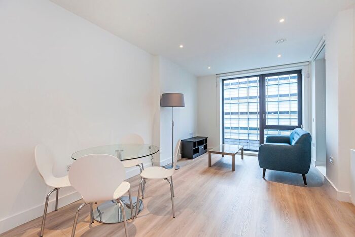 1 Bedroom Flat For Sale In Valencia Close, London, E14