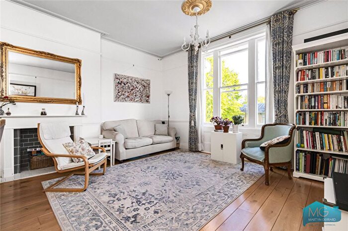 2 Bedroom Flat For Sale In Caversham Road, London, NW5