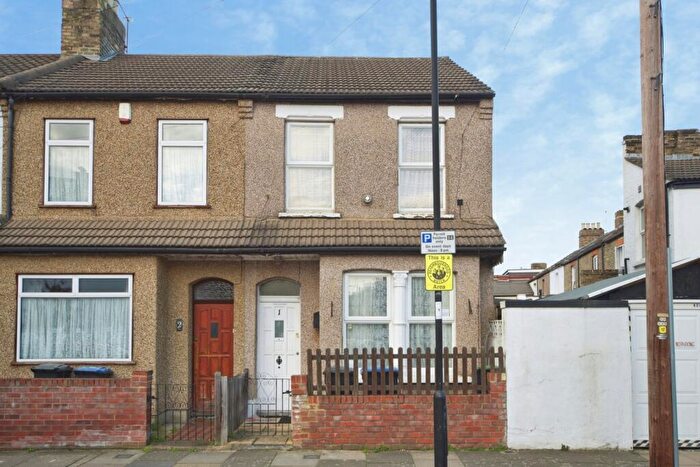 2 Bedroom Terraced House For Sale In St. Peter' Avenue, London, N18