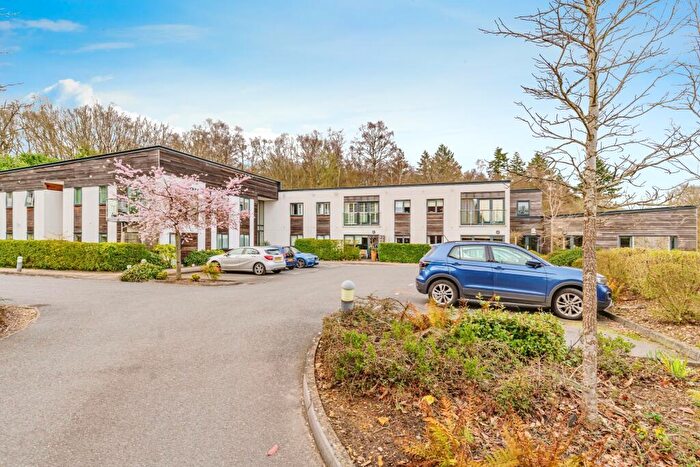 2 Bedroom Apartment For Sale In Wallis Court, Haslemere, GU27