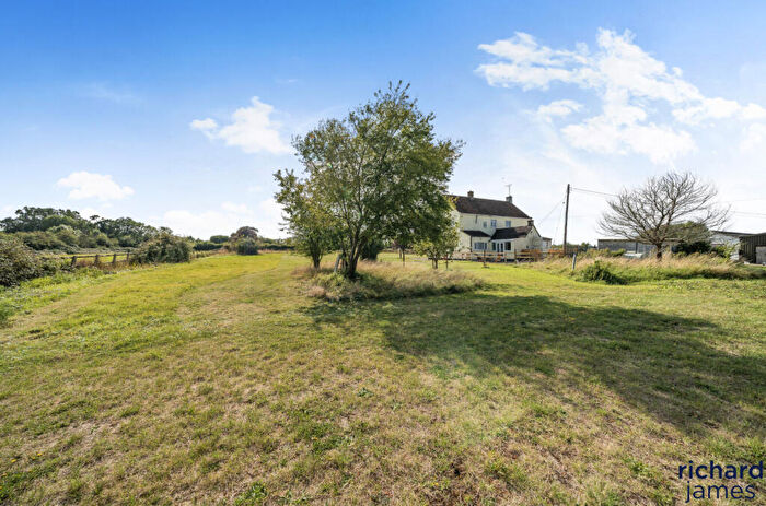 5 Bedroom Detached House For Sale In Royal Wootton Bassett, Wiltshire, SN4