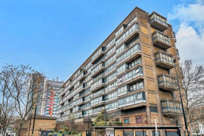 2 Bedroom Flat To Rent In Princess Street, Elephant And Castle, London, SE1