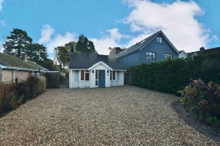 3 Bedroom Detached Bungalow To Rent In Nine Mile Ride, Finchampstead, Wokingham, RG40