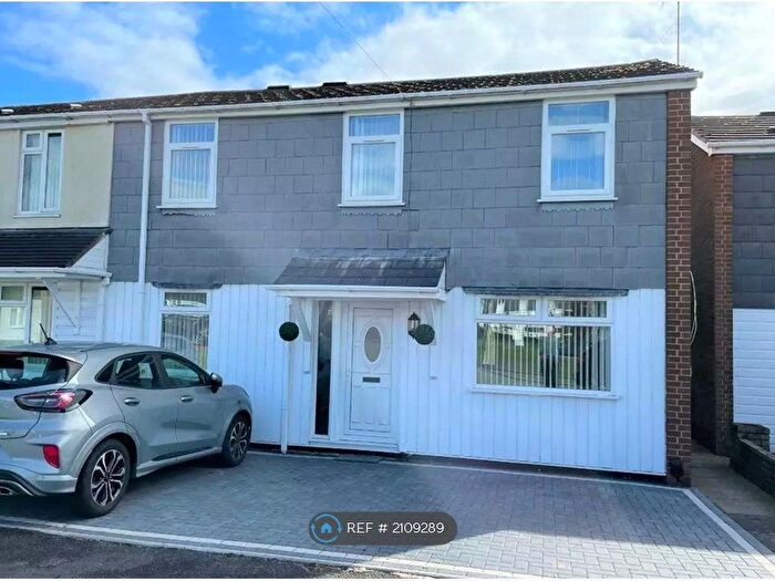 3 Bedroom Semi-Detached House To Rent In Gorse Road, Wolverhampton, WV11
