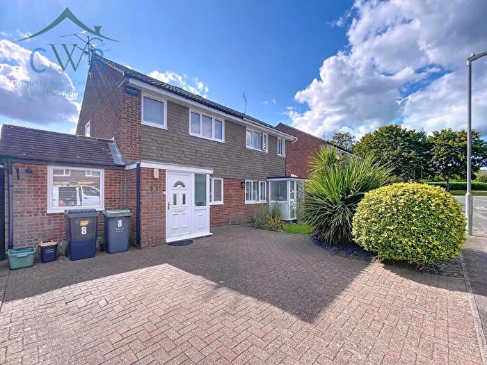 3 Bedroom Semi-Detached House For Sale In Coxs Close, Snodland, ME6