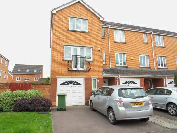 4 Bedroom House To Rent In Blackberry Way, Pontprennau, Cardiff, CF23