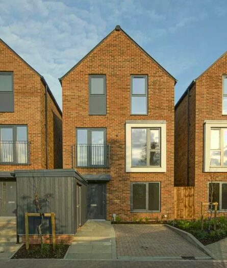 4 Bedroom Detached House To Rent In Mount Pleasant, Kidlington, Oxfordshire, OX5