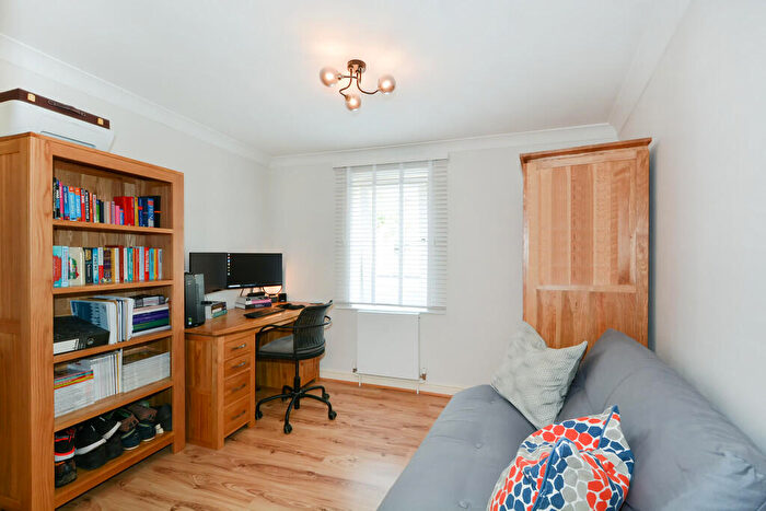 2 Bedroom Apartment To Rent In Cypress House, Woodland Crescent, SE16