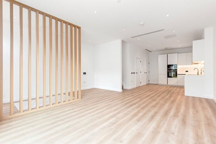 2 Bedroom Flat For Sale In Leamore Street, Brackenbury Village, Hammersmith, W6