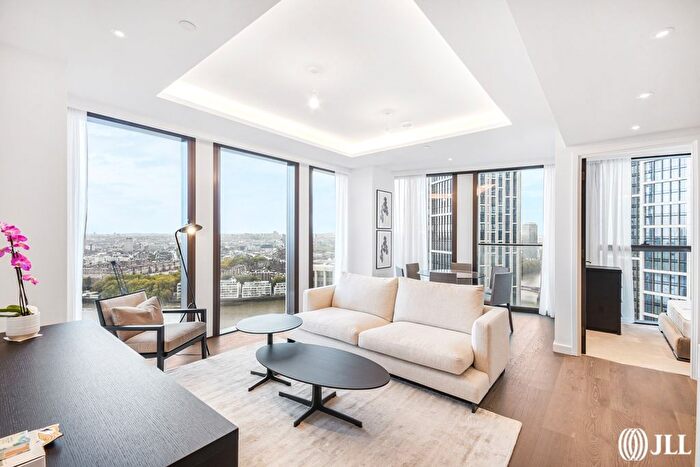 3 Bedroom Flat To Rent In Carnation Way, London, SW8