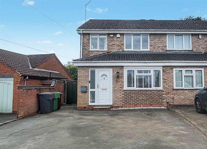 3 Bedroom Semi-Detached House For Sale In Woodleaves, Hollywood, B47