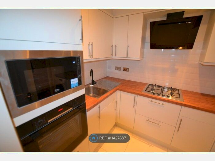 1 Bedroom Flat To Rent In Warwick Road, London, W14
