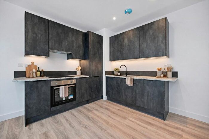 2 Bedroom Apartment For Sale In The Grove, Slough, SL1