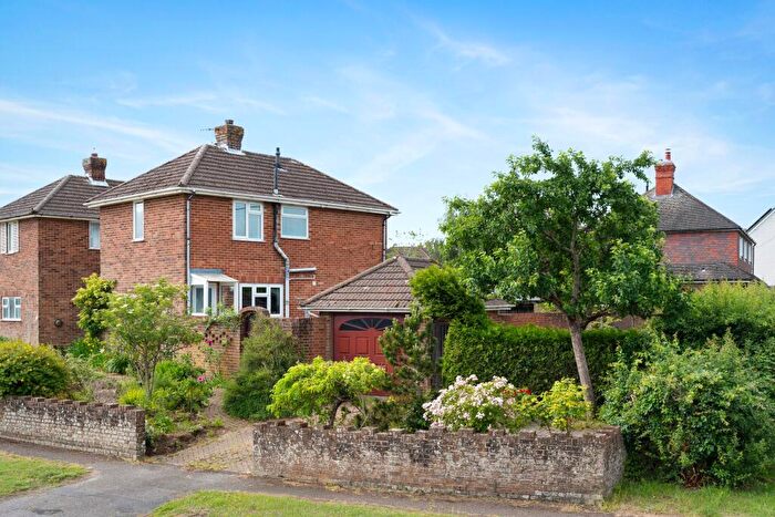 3 Bedroom Semi-Detached House To Rent In Battle Crescent, Hailsham, BN27