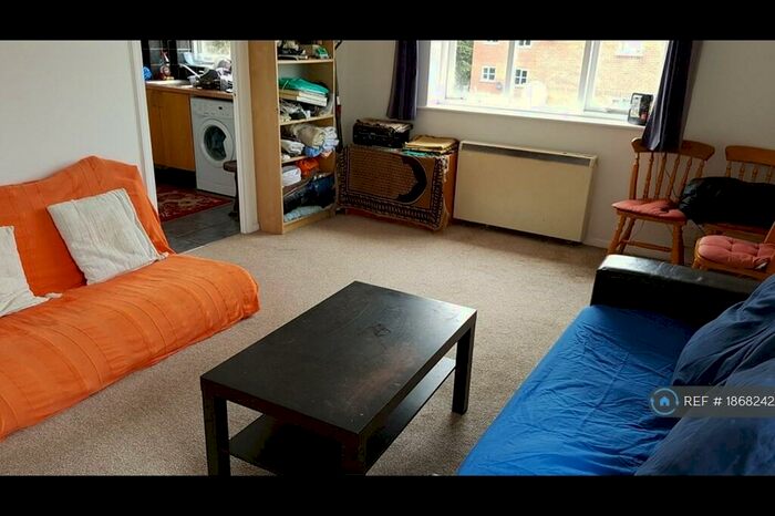 2 Bedroom Flat To Rent In Allen Court, London, E17