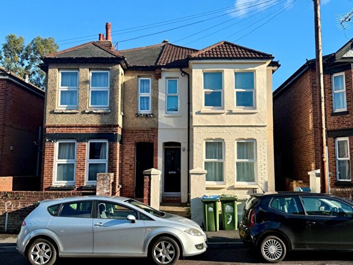 4 Bedroom Semi-Detached House To Rent In Burlington Road, Southampton, Hampshire, SO15