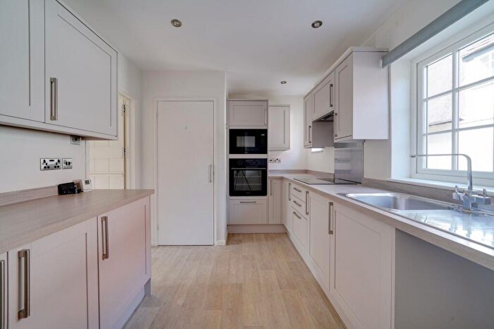 2 Bedroom Cottage To Rent In High Street, Hemingford Abbots, PE28