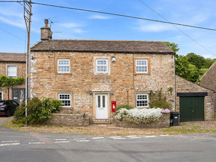 4 Bedroom Detached House For Sale In The Old Post Office, Thoralby, DL8