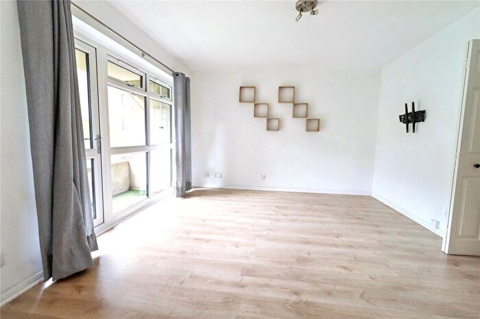2 Bedroom Flat For Sale In Melcombe Court, Melcombe Road, Bath, BA2