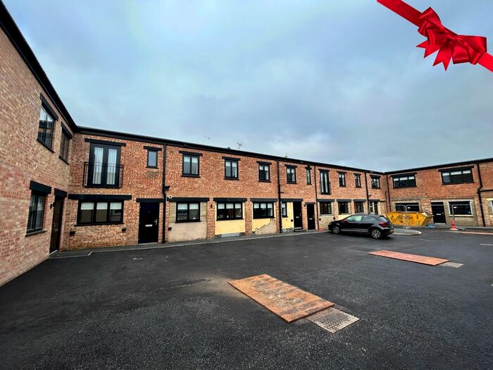 3 Bedroom Flat To Rent In Addington Place, Ramsgate, CT11