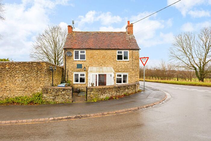 2 Bedroom Cottage For Sale In Main Street, Souldern, OX27