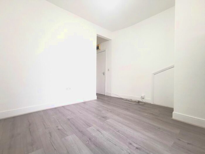 1 Bedroom Maisonette To Rent In Belmont Avenue, London, N9