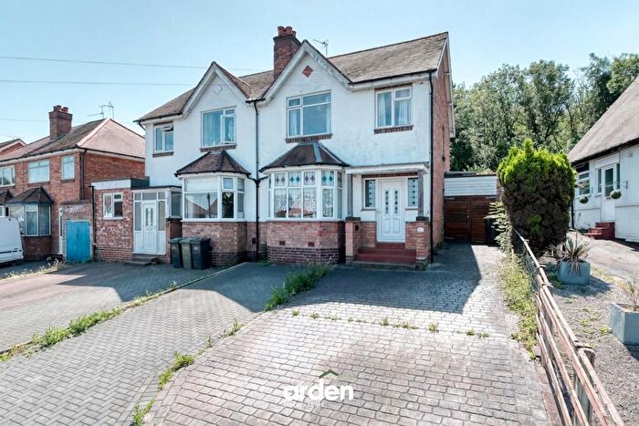 3 Bedroom Semi Detached House For Sale In Bromsgrove Road, Redditch, B97