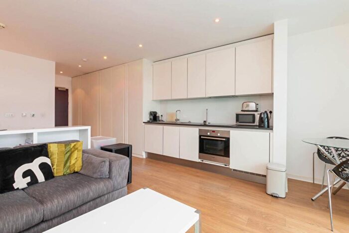 Apartment To Rent In The Cube, Wharfside Street, Birmingham, B1