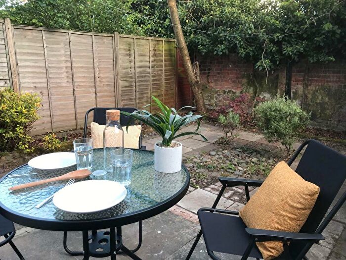 1 Bedroom Semi-Detached House To Rent In Hawksworth Road, Nottingham, NG2