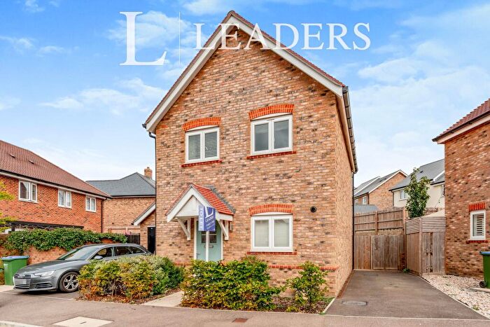 3 Bedroom Detached House To Rent In Barnfield, RH14