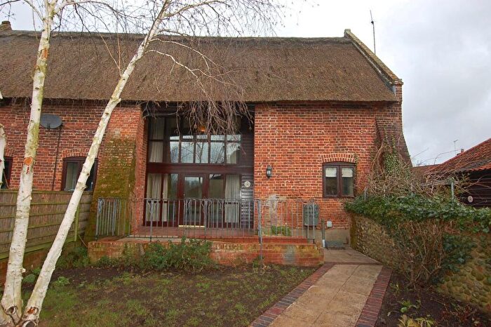 2 Bedroom Barn Conversion To Rent In Lyngate Gardens, Nr North Walsham, NR28