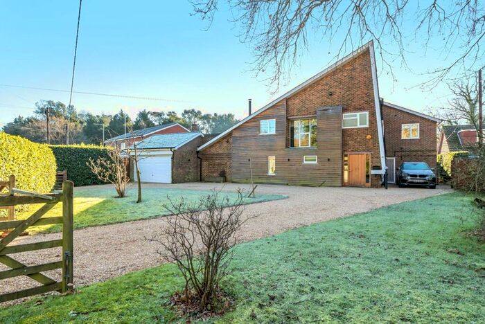 5 Bedroom Detached House For Sale In The Drive, Ifold, RH14