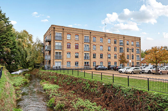 2 Bedroom Apartment For Sale In Esparto Way, South Darenth, Dartford, Kent, DA4