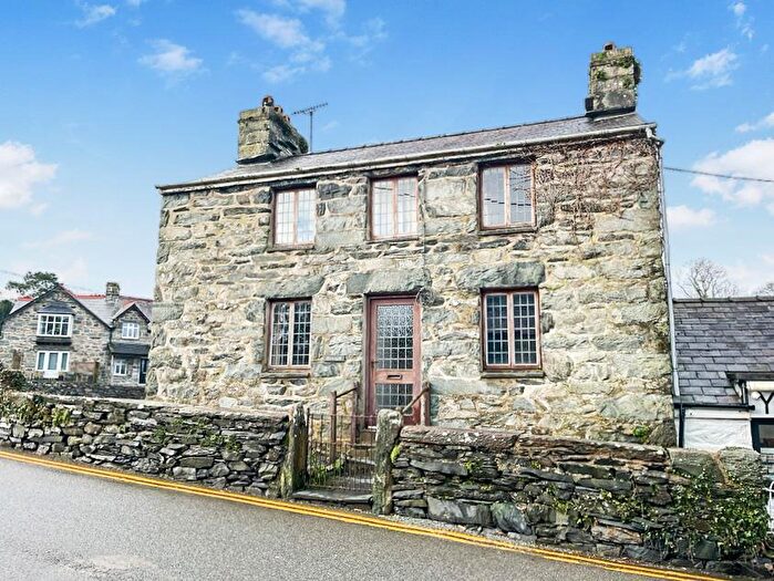 3 Bedroom House For Sale In Glenydd, Llanbedr, LL45