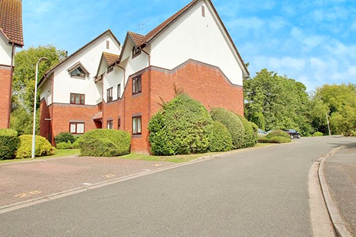 2 Bedroom Flat To Rent In Wren Drive, West Drayton, UB7