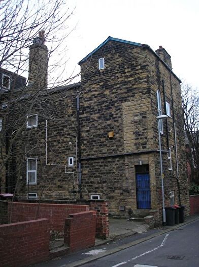 2 Bedroom End Terrace House To Rent In Midland Passage, Hyde Park, Leeds, LS6