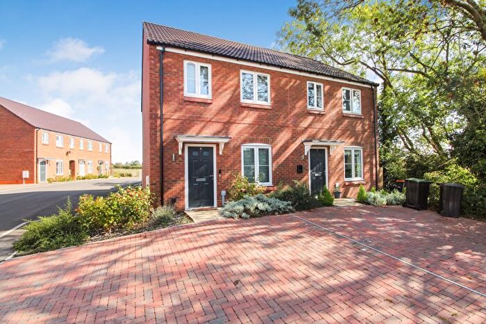 2 Bedroom Semi-Detached House For Sale In Jubilee Close, Little Staughton, MK44