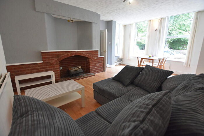 2 Bedroom Flat To Rent In Flat Charnwood House, NG3