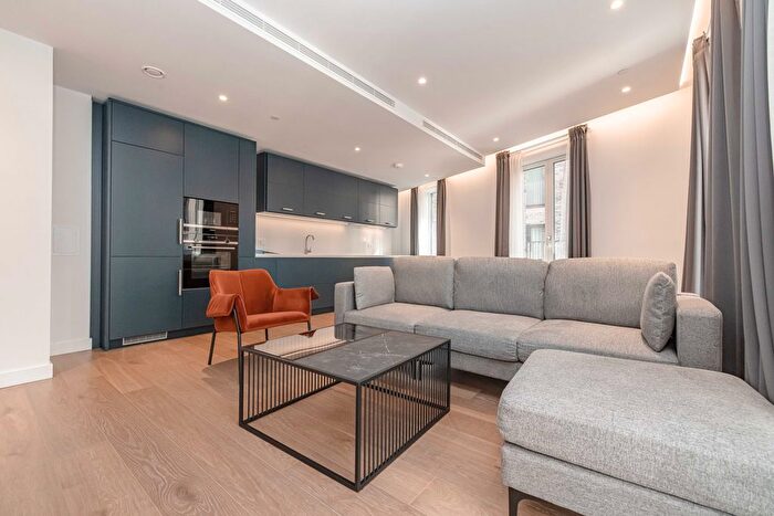 2 Bedroom Flat To Rent In Peterborough House, London, WC1X