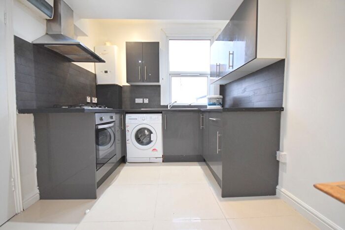 2 Bedroom Flat To Rent In - Rye Lane, Peckham, SE15