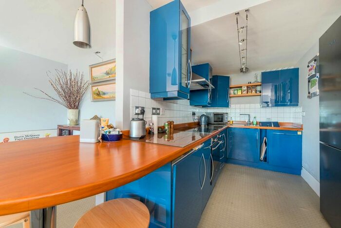 1 Bedroom Flat To Rent In Kew Bridge Road, Brentford, TW8