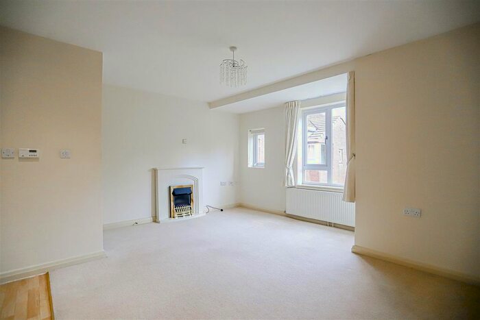 1 Bedroom Flat To Rent In Southworth House, Larmenier Retirement Village, Preston New Road, Blackburn, BB2