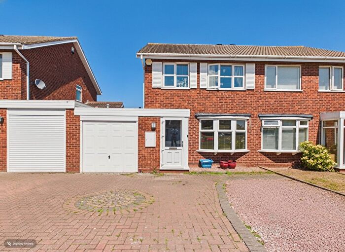 3 Bedroom Semi Detached House For Sale In Stapleton Close, Sutton Coldfield, B76